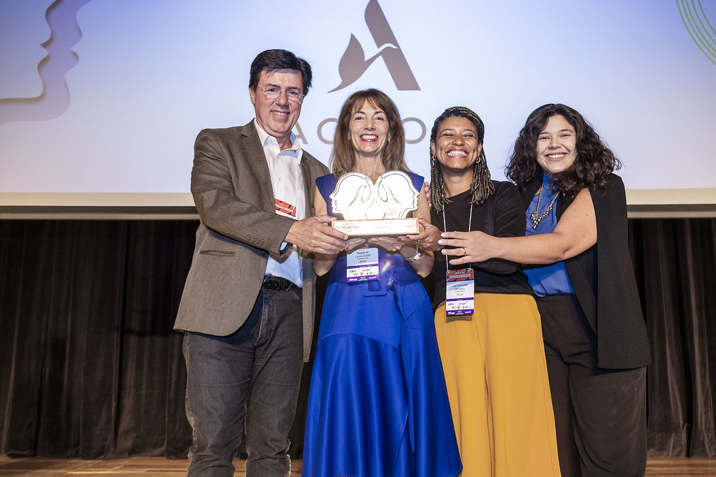 Fernando Viriato, Magda Kiehl, Lais Souza e Leticia Bova, da Accor, durante a cerimônia de premiação - Foto: divulgação