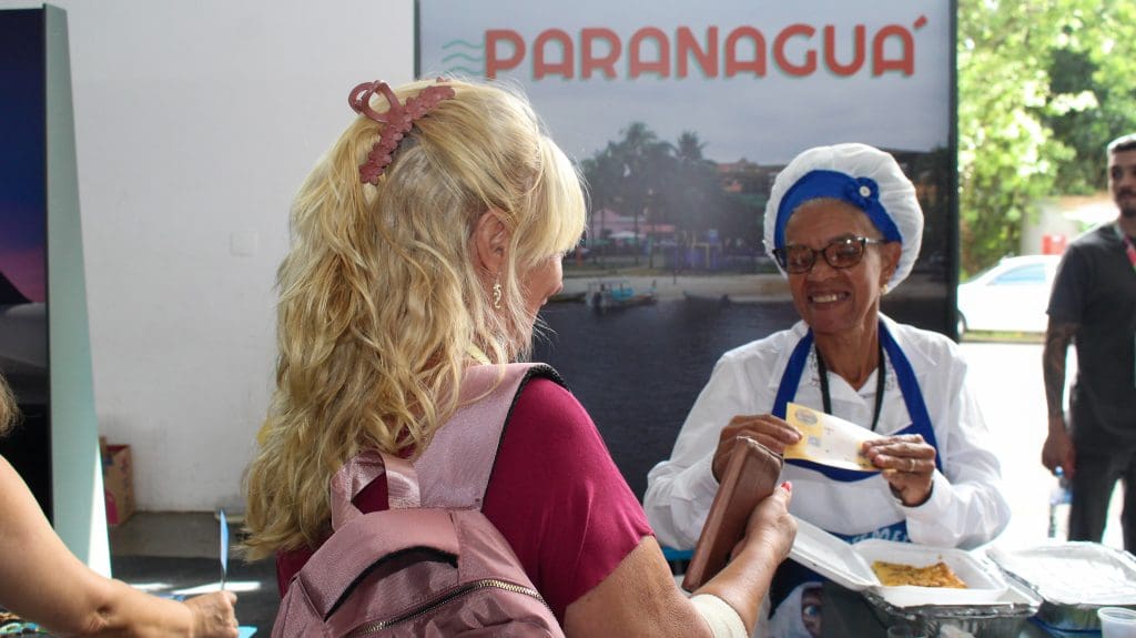 Estande da cidade de Paranaguá na Expo Turismo Paraná 2025 (Foto: Felipe Maresca)