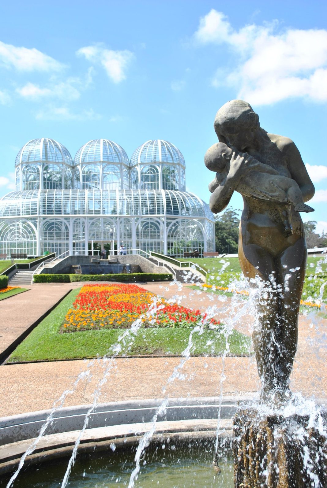 O Jardim Botânico, em Curitiba, é um dos principais cartões-postais do Brasil - Foto: Pixabay