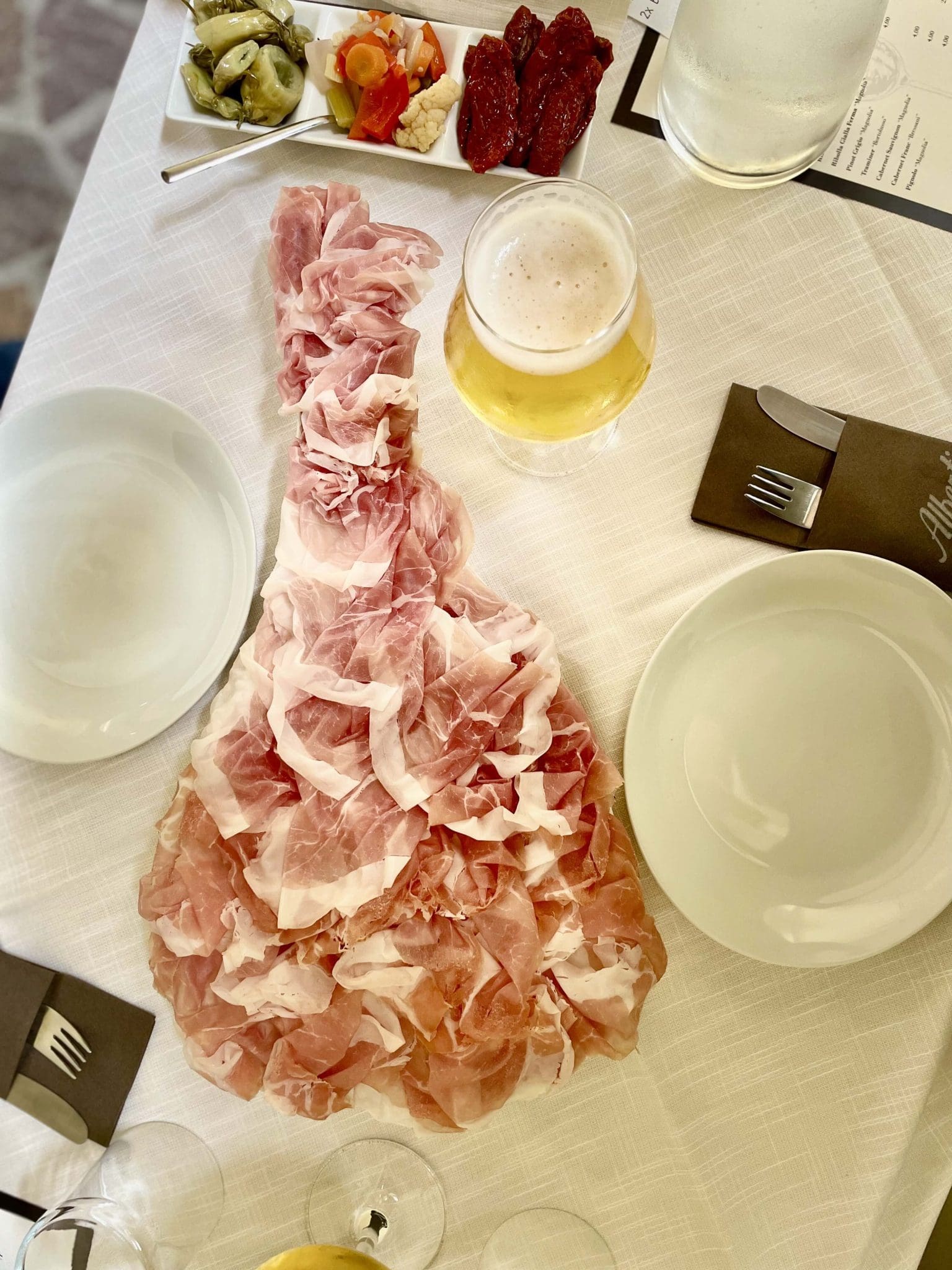 Tábua de degustação anatômica, revelando texturas e sabores únicos de cada parte da perna suína. Foto: Arquivo pessoal Waleska Schumacher, Divulgação