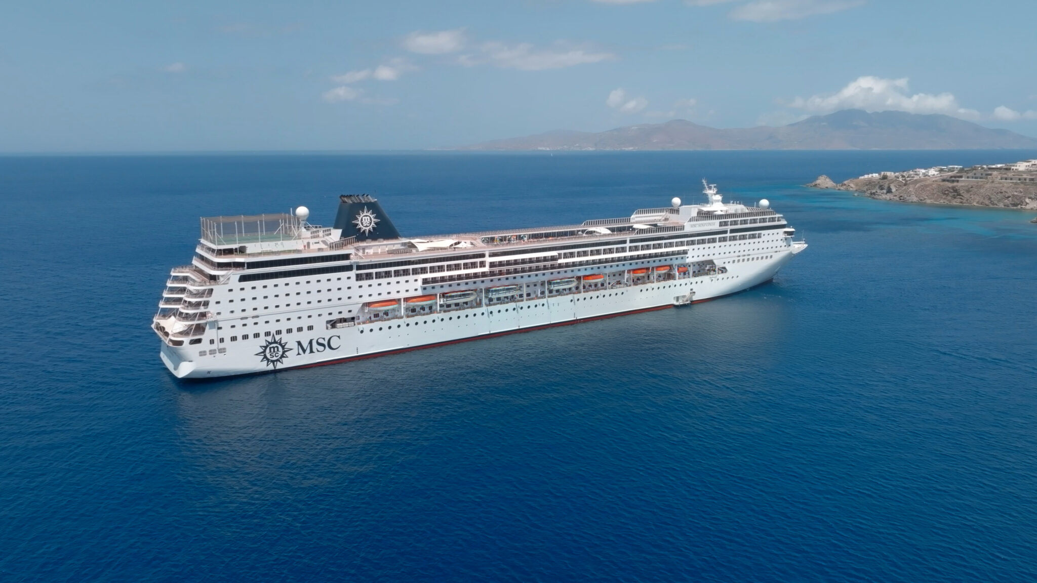 Ideal para minicruzeiros, o MSC Sinfonia combina conforto, entretenimento e roteiros curtos com embarques no Brasil. - Crédito: divulgação