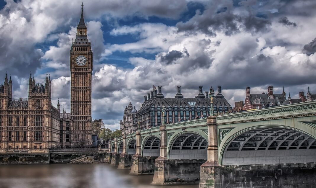 london-1900570_1920 Turismo movimenta £147 bilhões no Reino Unido, aponta novo relatório VisitBritain/VisitEngland - Crédito: Pixabay