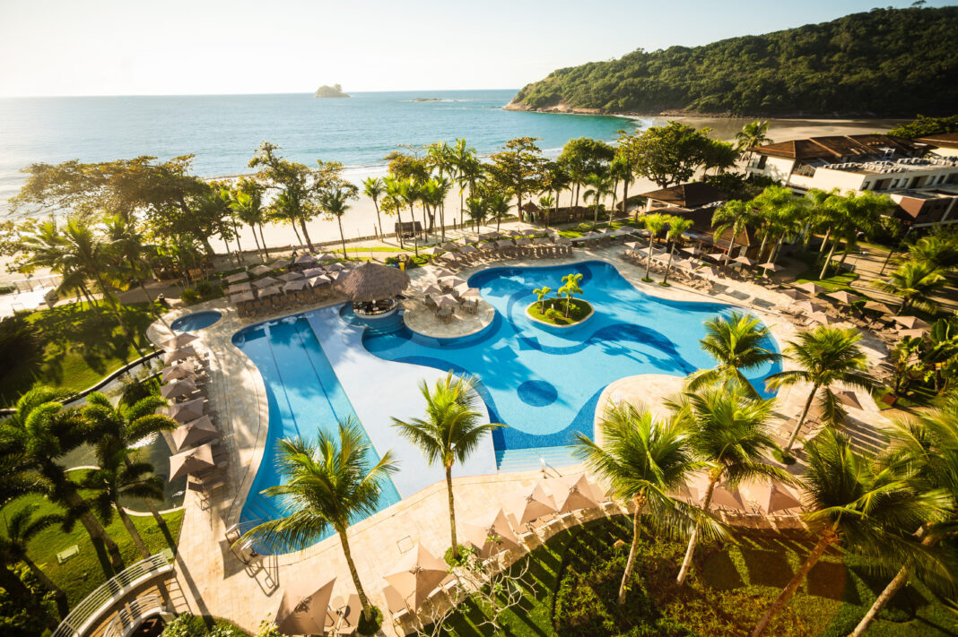 No Hotel Jequitimar Guarujá, música, arte, gastronomia e experiências para todas as idades transformam o feriado em uma celebração completa de conforto e brasilidade - Crédito: divulgação