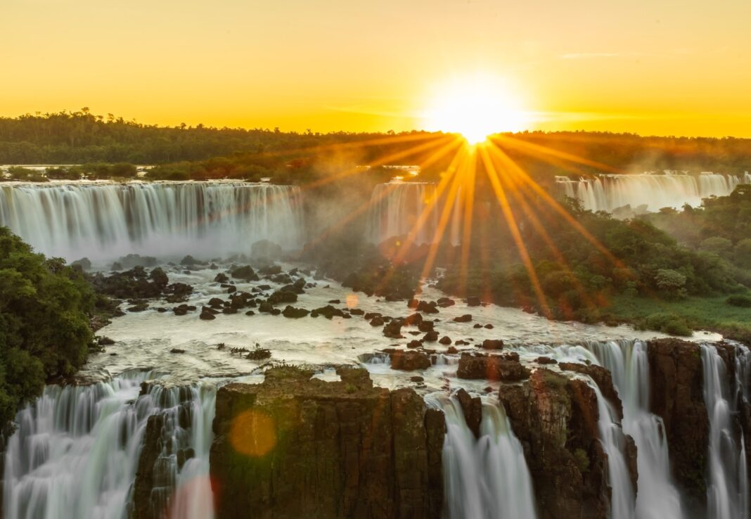Parque Nacional do Iguaçu terá horário ampliado e programação especial durante o Carnaval. Crédito: Divulgação Urbia+Cataratas/Eagle Eye Company