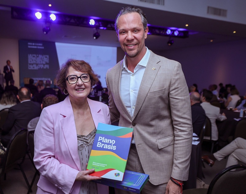 Bruno Reis apresentou indicadores de crescimento do turismo internacional no Brasil, recorde em 2025 com 9,3 milhões de chegadas de viajantes de outros países - Crédito: divulgação Embratur