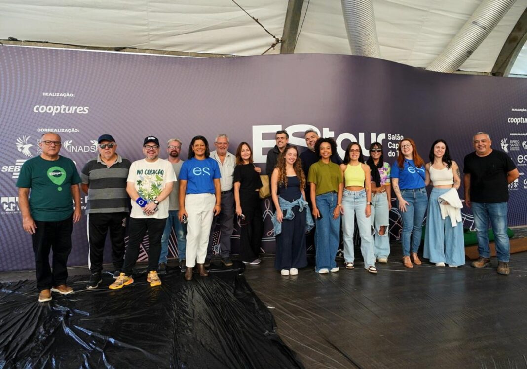 Autoridades, organizadores e participantes durante momento institucional da ESTour, realizada no Aeroporto de Vitória. - Crédito: Marcio Auriema