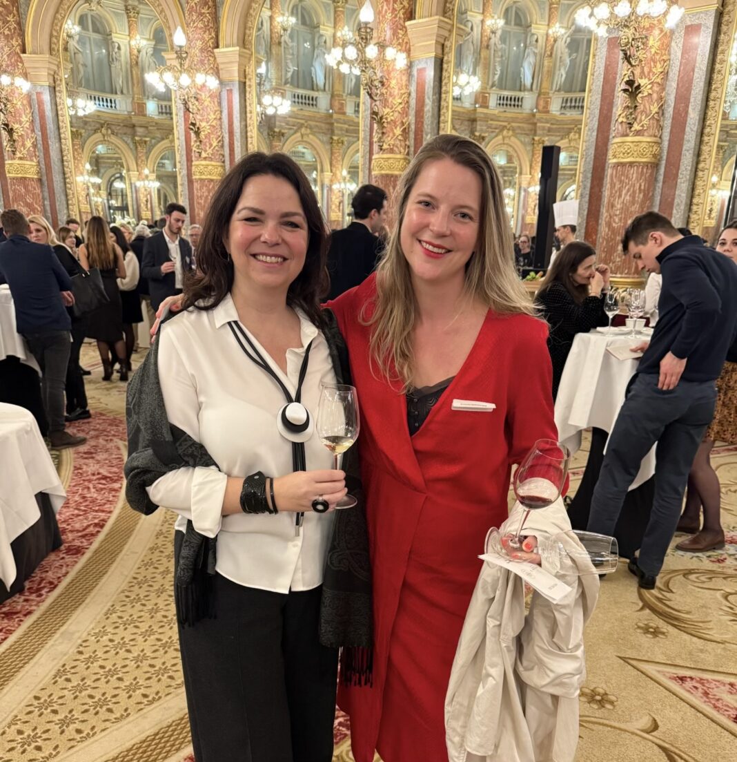 Waleska Schumacher e Amanda Barnes da South America Wine Guide, crédito: WS