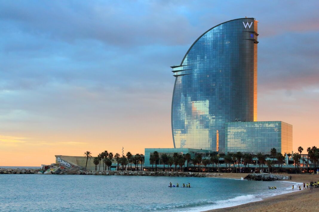 Barcelona diz ter chegado ao “limite” e anuncia medidas contra overtourism - Crédito: Pixabay Barcelona diz ter chegado ao “limite” e anuncia medidas contra overtourism - Crédito: Pixabay