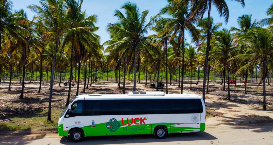 Ônibus da Luck em Porto de Galinhas_Divulgação Luck Receptivo Ônibus da Luck em Porto de Galinhas : Crédito: Divulgação Luck Receptivo
