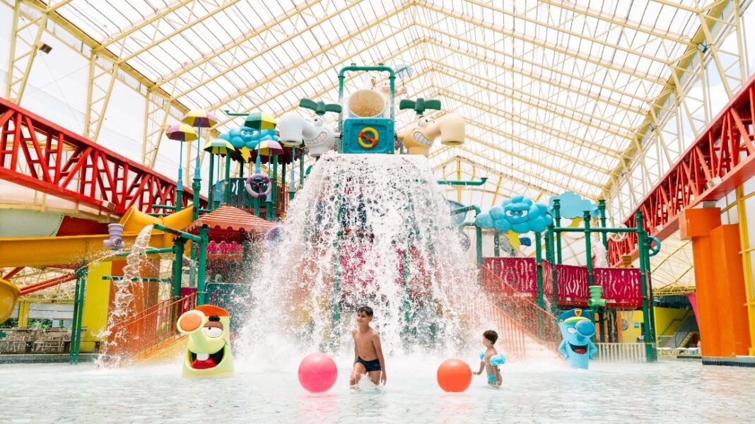 Wet’n Wild aposta em piscinas aquecidas, atrações para todas as idades e programação especial durante as férias de julho. Crédito: Divulgação