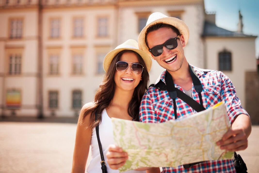 O que faz o turista escolher uma viagem? Novo estudo revela tendências Viagens