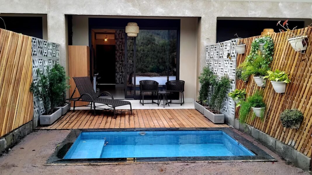 Piscina privativa dos novos chalés - Crédito: Denis Rugeri