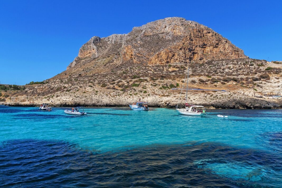 Conheça Favignana, a ilha italiana que virou Ítaca em “Odisseia” - Crédito: Pixabay