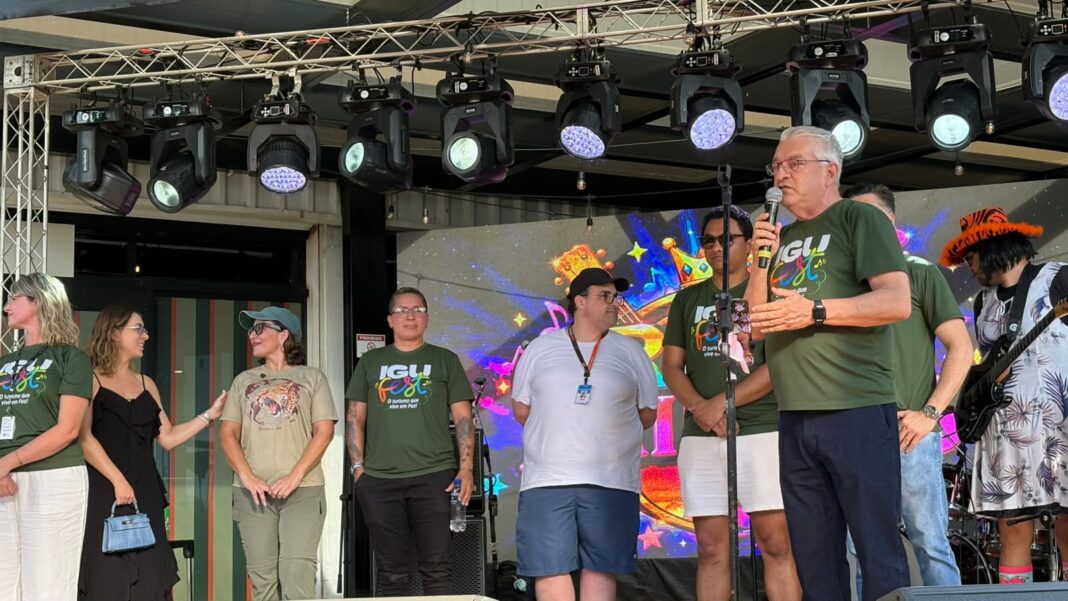 Anúncio das novidades do FITCataratas 2027 durante o IGUfest, realizado no Mercado Público Barrageiro, em Foz do Iguaçu. Crédito: Vacy Álvaro