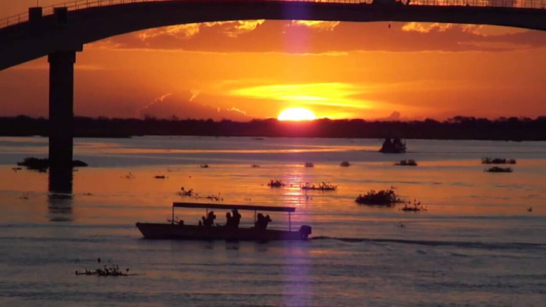 Pôr do sol em Corumbá (MS), um dos cenários naturais do Pantanal sul-mato-grossense (Crédito: @visitmsoficial)