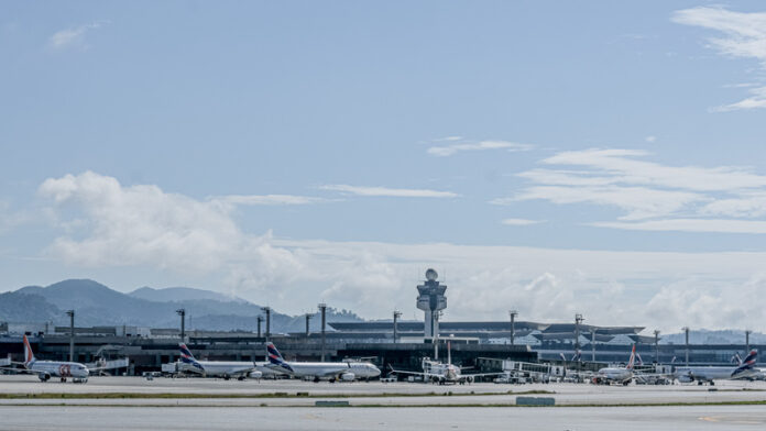 Aeroporto Internacional de São Paulo, em Guarulhos, prevê movimentação de mais de 824 mil passageiros durante o feriado prolongado de Finados, entre 29 de outubro e 3 de novembro. (Crédito: Divulgação/GRU Airport)