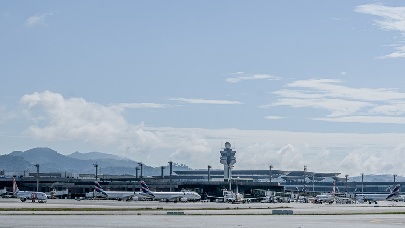 Panorama: Aeroporto de Guarulhos terá mais de 4.500 voos no feriado de Finados