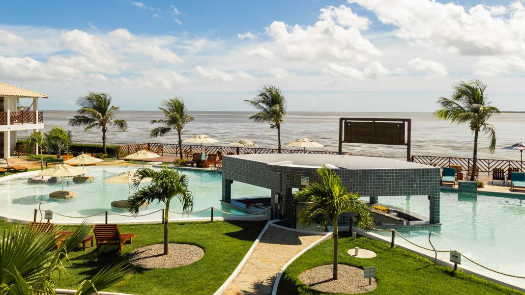 O Oiti Beach Resort tem piscina com vista para o mar e acesso direto à praia - Crédito: Samuel Teixs O Oiti Beach Resort tem piscina com vista para o mar e acesso direto à praia - Crédito: Samuel Teixs